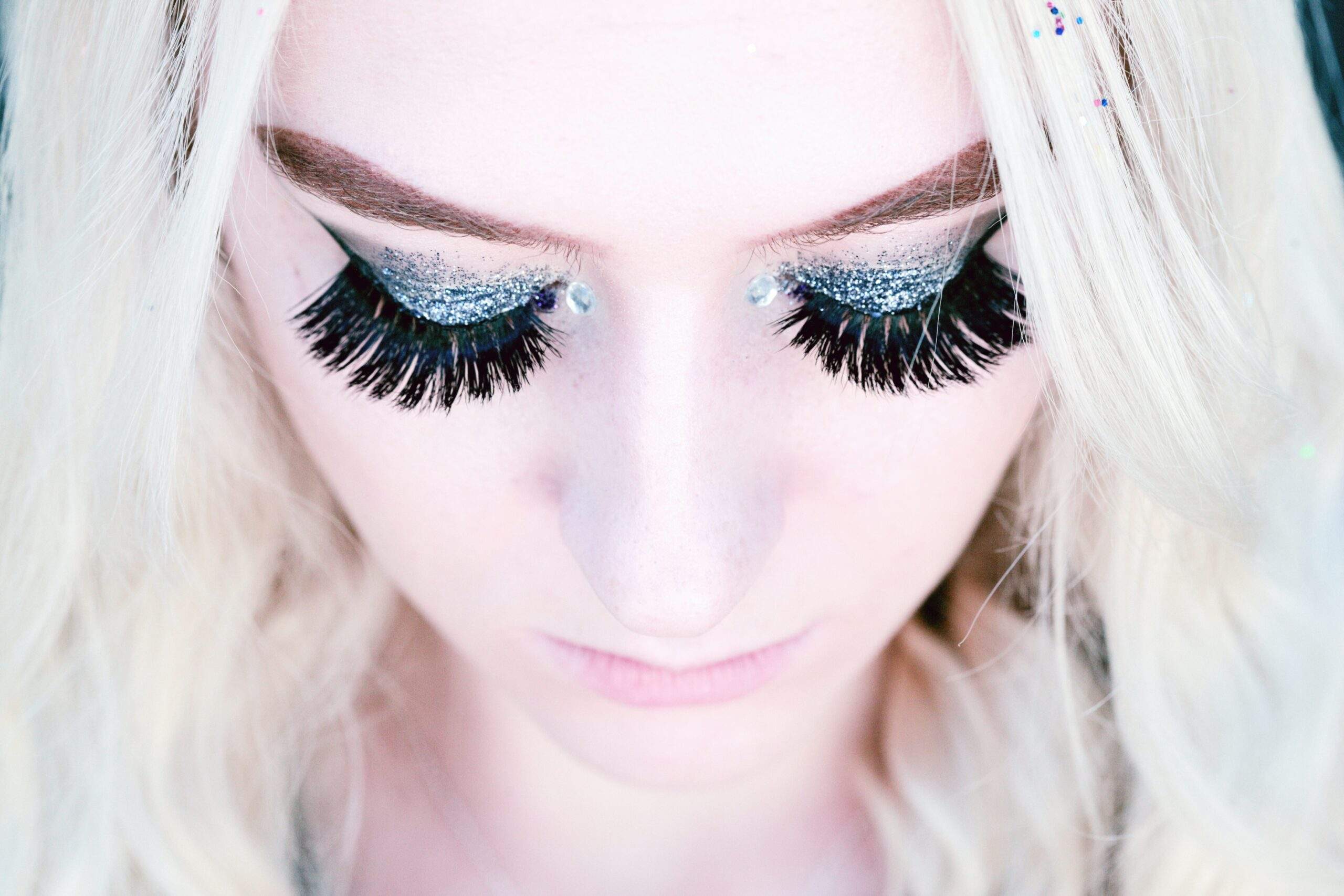 elegant prom makeup look