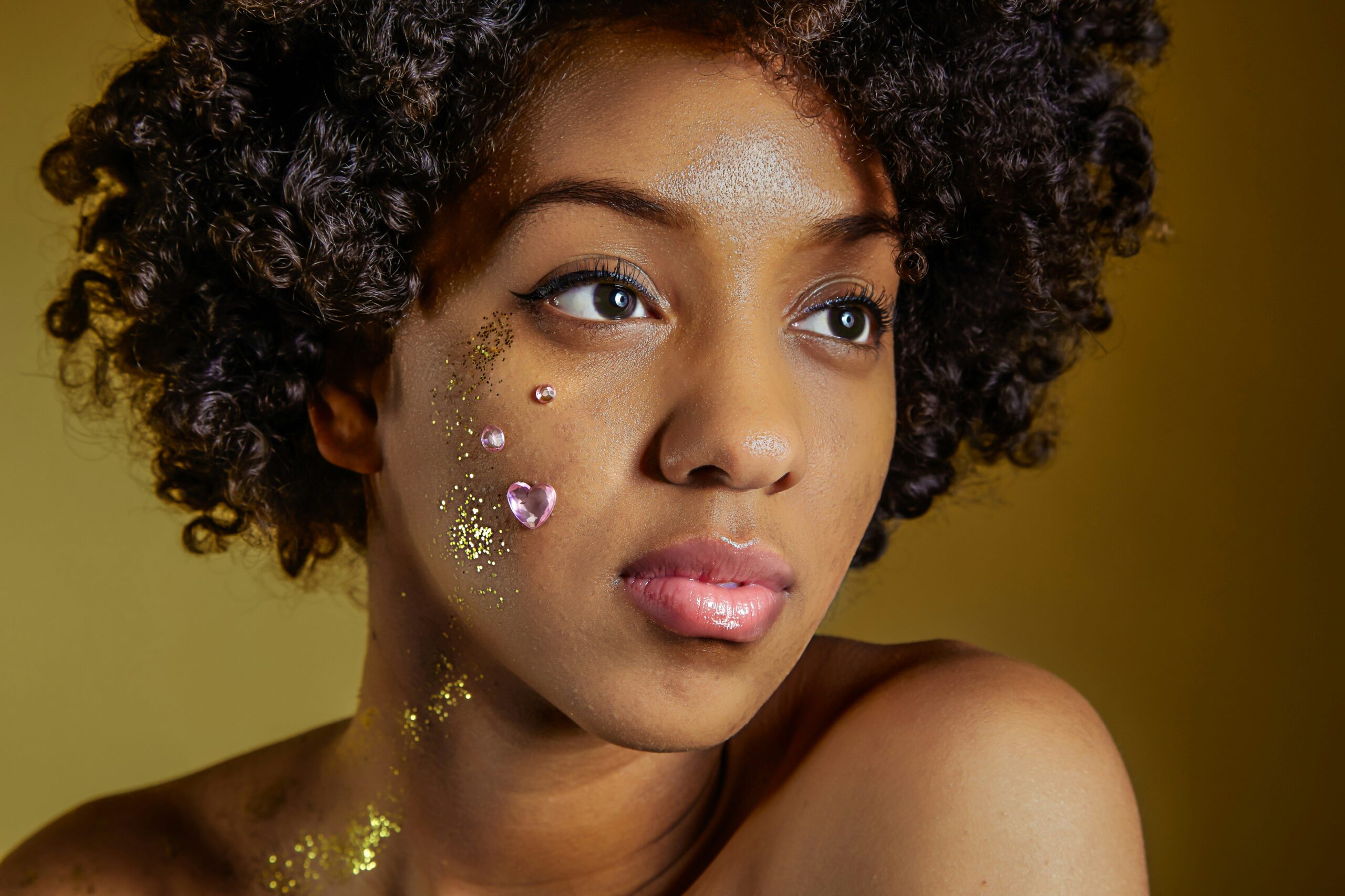Glitter Dance Makeup: The Ultimate Guide to Shining on the Prom Floor