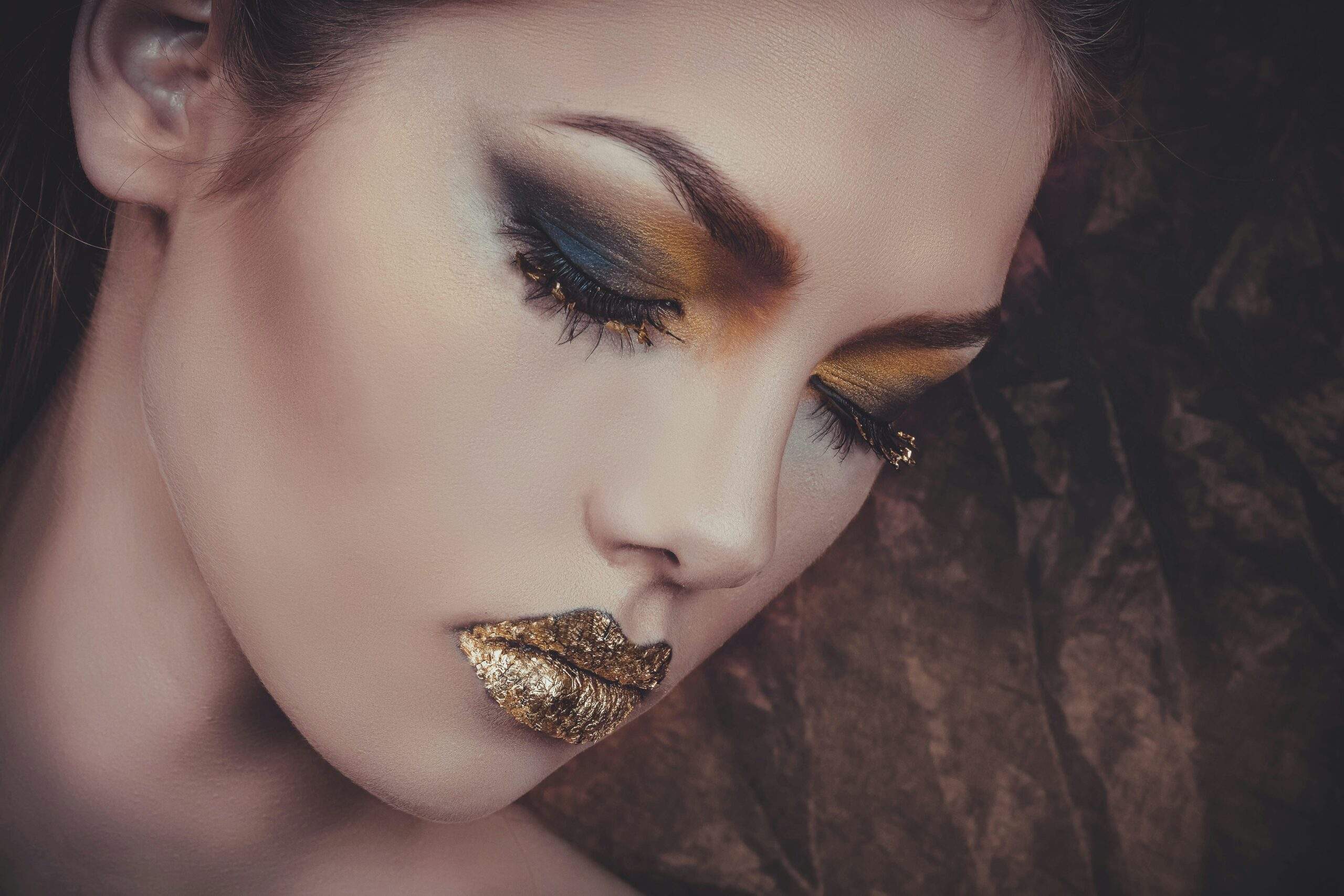 How to Create the Perfect Dance Makeup Kit for Prom Night (Without Looking Like a Clown)